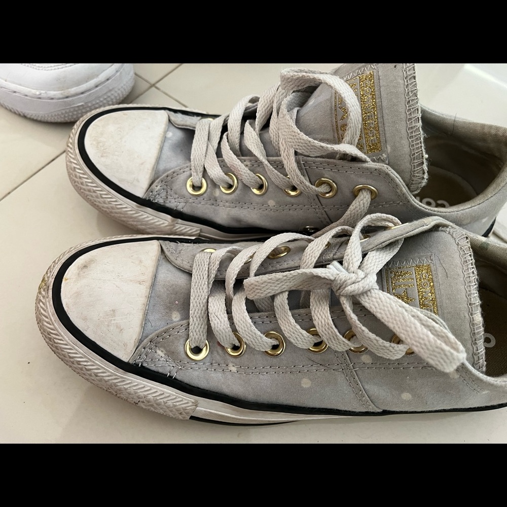 Converse  size 7